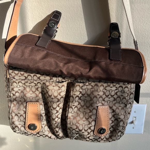 Vintage Coach Logo Signature Messenger Bag - Picture 7 of 13
